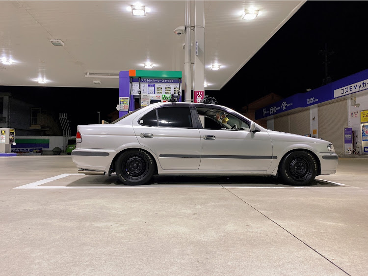 サニーのusdm・XYZ 車高調・土手・夕方・車写活に関するカスタム事例の投稿画像17枚目
