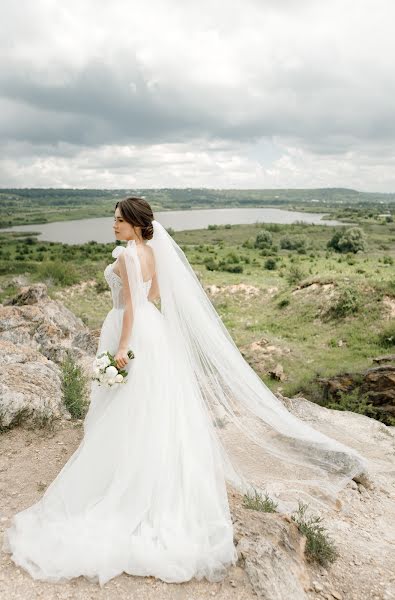 Свадебный фотограф Дарья Попова (daryapopovaphoto). Фотография от 29 июня 2021