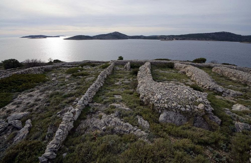 Baljenac, a ilha que se parece com uma imensa impressão digital