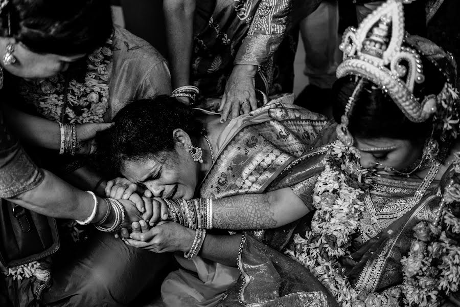 Fotografo di matrimoni Momo Chakraborty (momo). Foto del 14 maggio