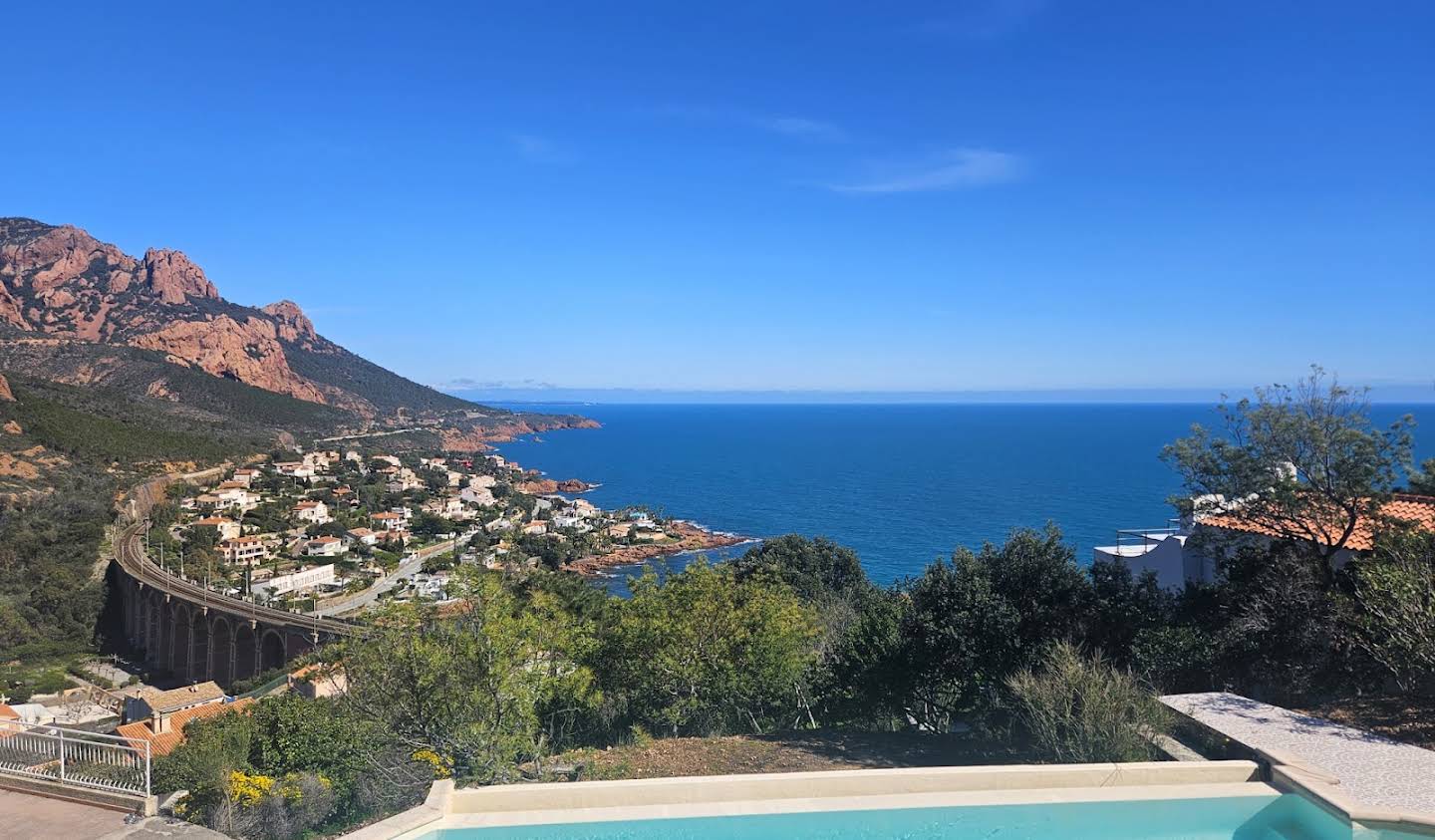 Villa avec piscine et terrasse Antheor