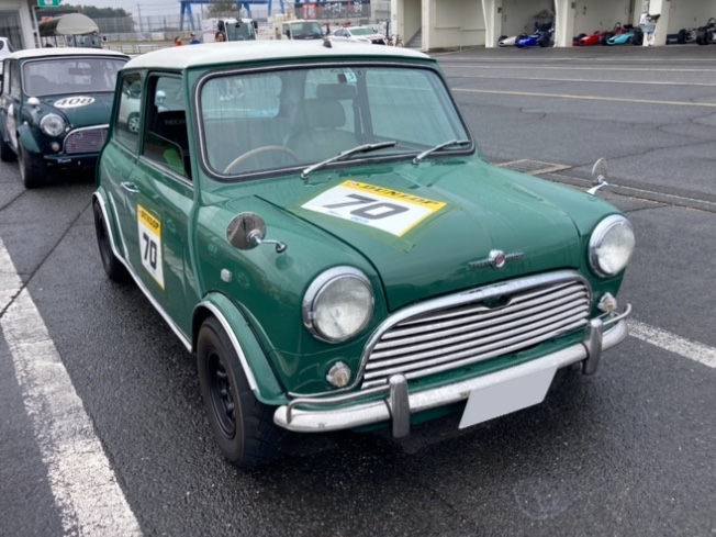 ミニクーパー1.3の今年最後のCLASSIC MINI投稿です〜・毎回いいねありがとうございます🙏・クラシックミニ保存会❣️・旧車愛好会・車好きと繋がりたい(旧車.絶版車)に関するカスタム事例の投稿画像13枚目
