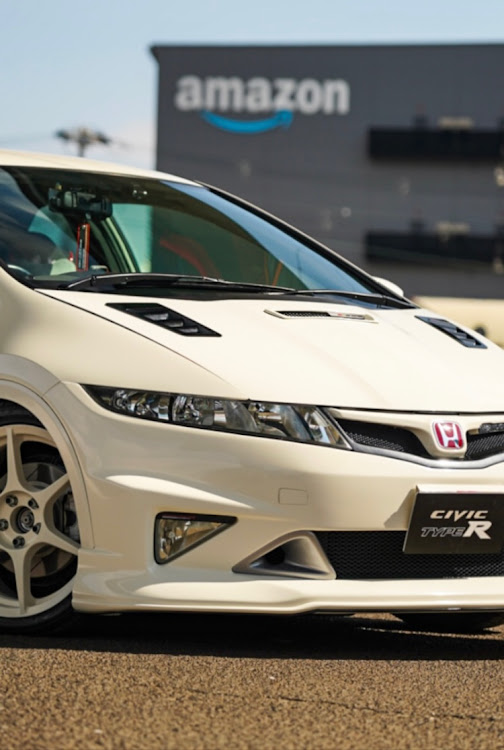 シビックタイプRユーロの愛車の半顔が見たい・待ち受け画像・前回のチャレンジ投稿失敗につき😢・投稿画テイスト模索中🤔・結局自身のセンス画になってまいそう😅に関するカスタム事例の投稿画像3枚目