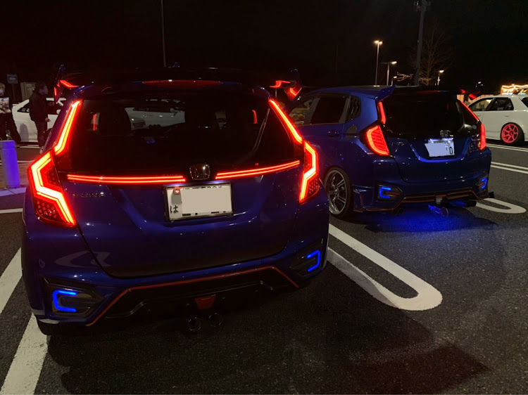 フィットの愛車撮影・フィット・イカリングヘッドライト・ナイトオフ・岡崎SAに関するカスタム事例の投稿画像4枚目