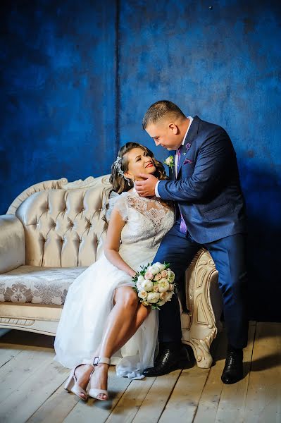 Wedding photographer Alena Dmitrienko (alexi9). Photo of 27 July 2019