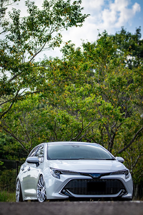 カローラスポーツのいつもイイネ&コメントありがとうございます🙇‍♂️・洗車の頻度ってどのくらい？・オールジャンルMT・熱中症対策水分補給大事！・夏だねぇ🥵に関するカスタム事例の投稿画像1枚目