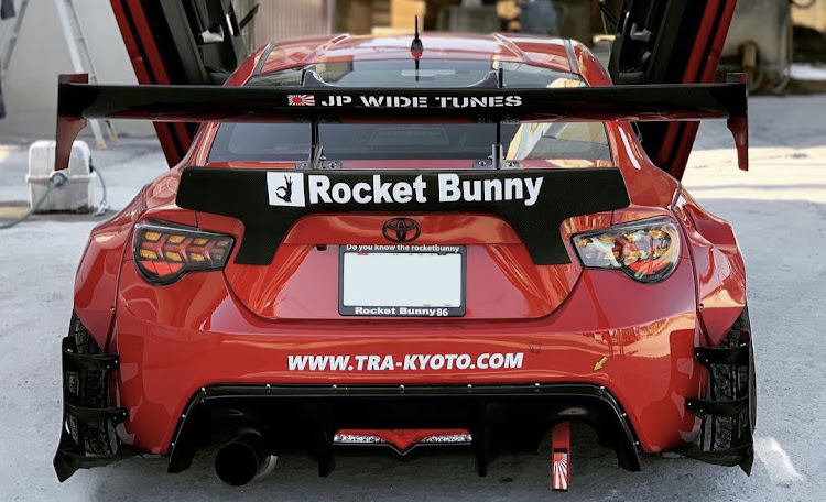 86の令和初いじり・汎用ダクト・14r・Rocket Bunny・ディフューザーに関するカスタム事例の投稿画像4枚目