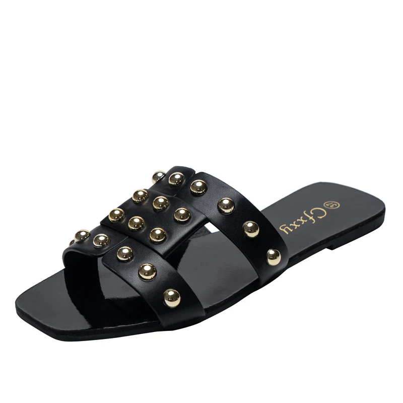 Women's Rivet Sandals, Outdoor Flat-Bottomed Slippers. Comfortable and stylish footwear perfect for casual everyday wear