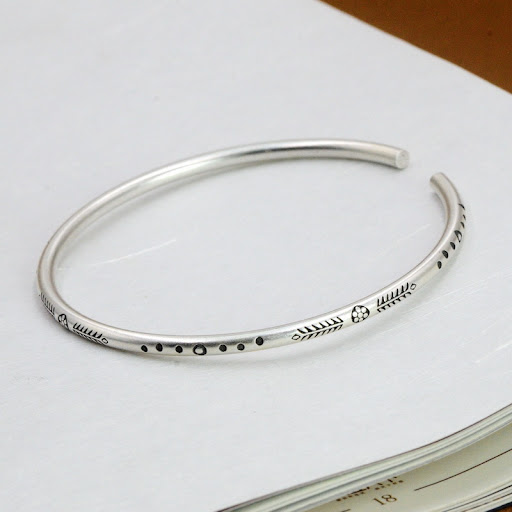Title 4, Womens Vintage Handmade Sterling Silver Printe...