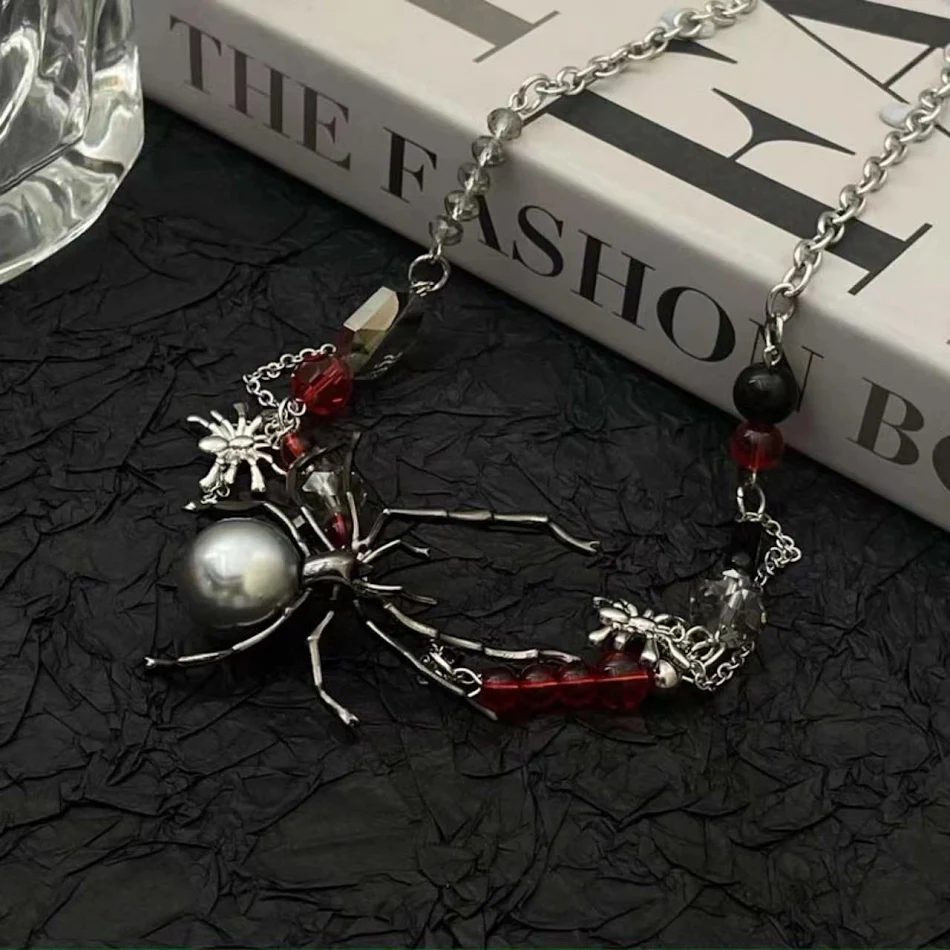 Pearl Spider handgemaakte kralen geborduurde sleutelbeenketting, een elegante ketting die uw decolleté perfect accentueert.