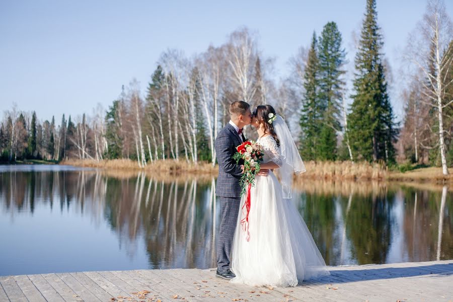 Fotógrafo de casamento Kseniya Nikolaeva (ksunikolaeva21). Foto de 23 de abril 2018