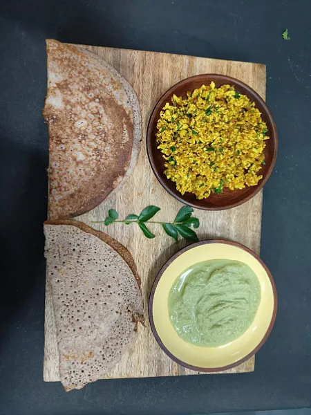 Paneer Bhurji With Ragi Multigrain Dosa