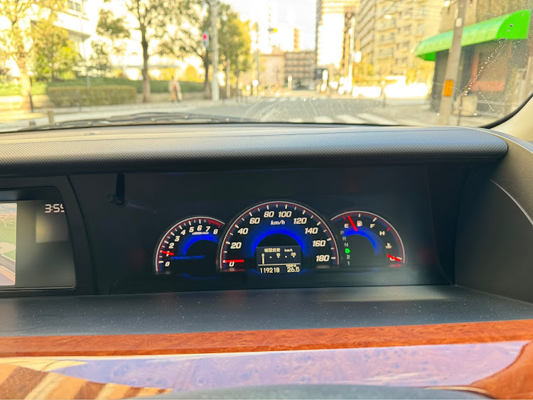 エリシオンプレステージの6年ぶりのバッテリー交換・ホンダエンジン最高！！・流行り！？のパルス充電に関するカスタム事例の投稿画像4枚目