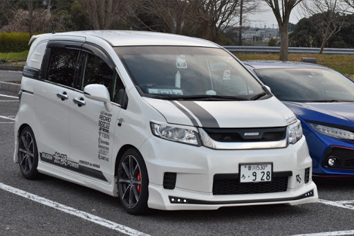 ホンダ フリードスパイクを華麗にカスタム By ｋ 09 19 みんなのボディカラー カラー プレミアムホワイトパールカラーno Nh 624p Cartune