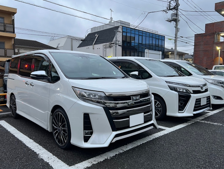 ノアのトヨタ三兄弟・自己満足の世界・勝手にコラボごめんなさい・念願コラボに関するカスタム事例の投稿画像1枚目