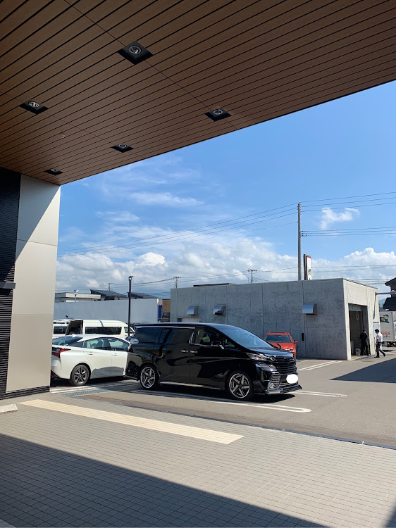 ヴェルファイアの横撮り…なはず🤪・レクサスの店員とは落ち着いて話せなぃ(;´д｀)トホホ…笑・ラーメン屋でプチビビリ・会長に感謝❤・あ💡ナンバープレート隠し失敗…これからは隠しません😁💦に関するカスタム事例の投稿画像18枚目