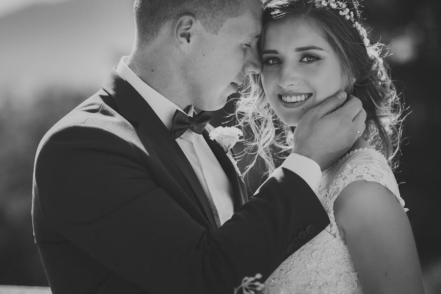 Fotografo di matrimoni Vladimir Popovich (valdemar). Foto del 7 ottobre 2017