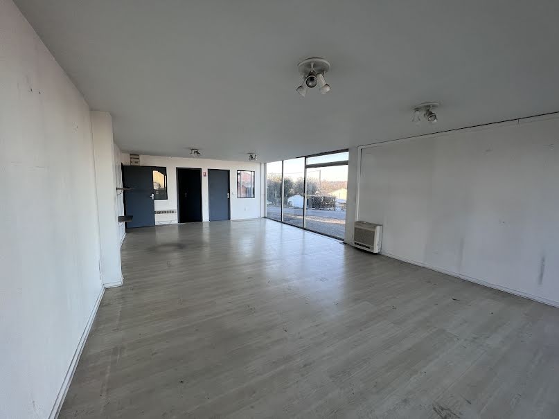 Location  locaux professionnels 1 pièce 230 m² à Montrabé (31850), 2 001 €