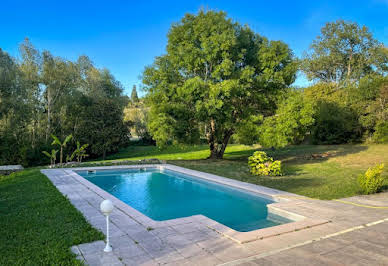 House with pool and terrace 2