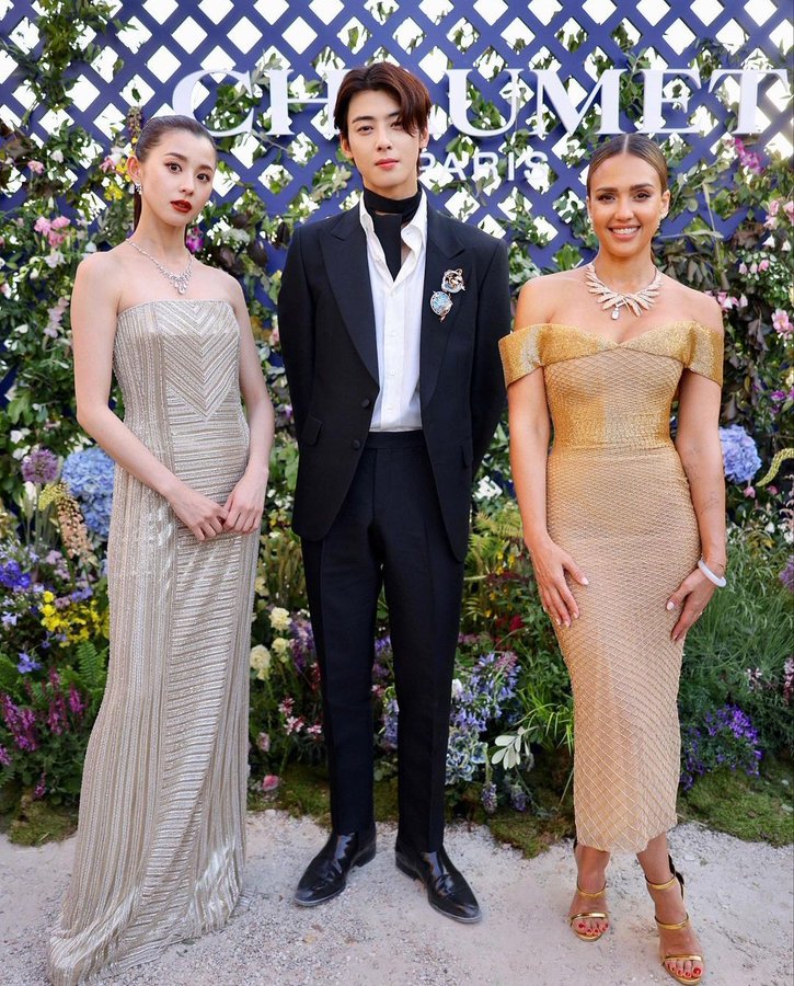 CHA EUNWOO INTERNATIONAL (Fan Account) on X: 📍The SURE magazine IG post Cha  Eunwoo looks like royalty at @Chaumet gala dinner in Paris Like, comment  & share 🖇️ CHAUMET PRINCE CHA EUNWOO #