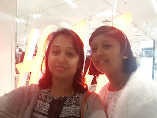 Smitha at H&M, Mantri Square Mall,  photos