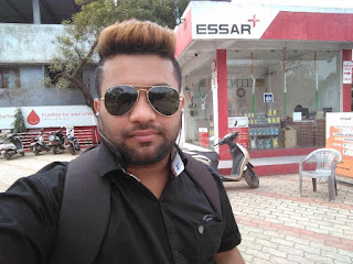 Farro Prem at Essar Bhiwandi Automobiles Petrol Pump, Ovali,  photos