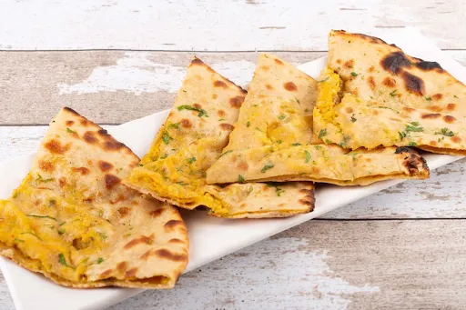 2 Paneer Stuffed Kulcha