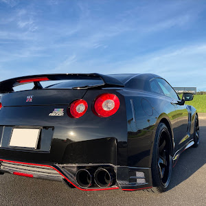 NISSAN GT-R R35