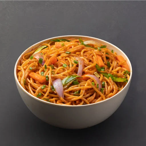 Veg Schezwan Noodles - Half (500 Ml)