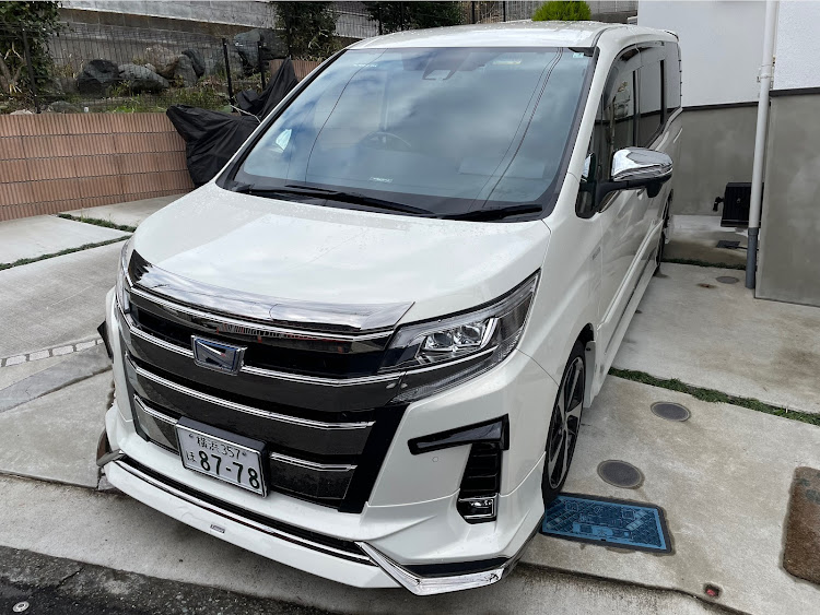 ノアの謹賀新年2023・明けましておめでとうございます🌅・今年も宜しくお願い致します🙇‍♂️・洗車…というか濡らして拭けた♫・最後に拭いてあげられただけでも良し👌に関するカスタム事例の投稿画像1枚目