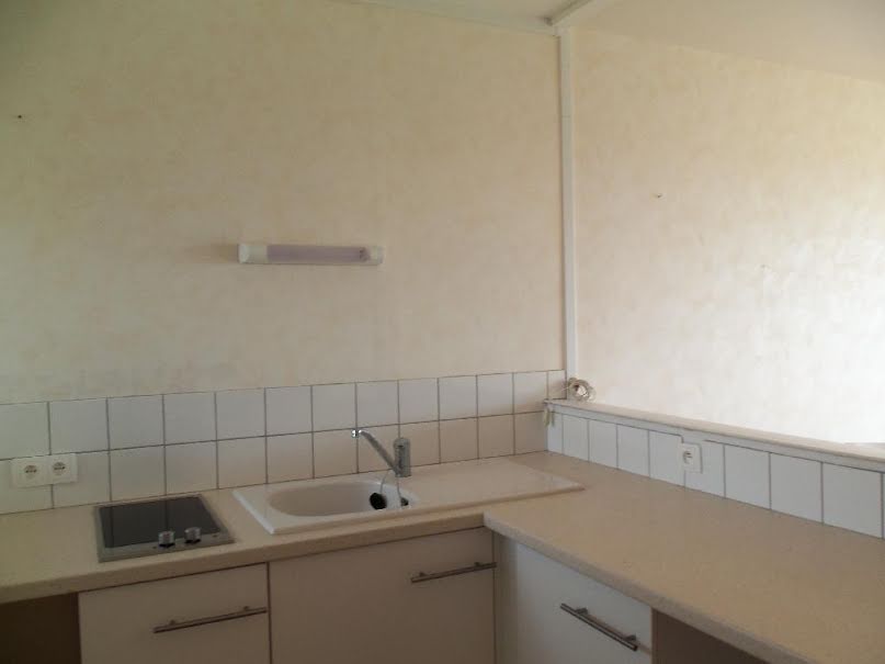 Location  appartement 2 pièces 47 m² à Montrichard (41400), 620 €