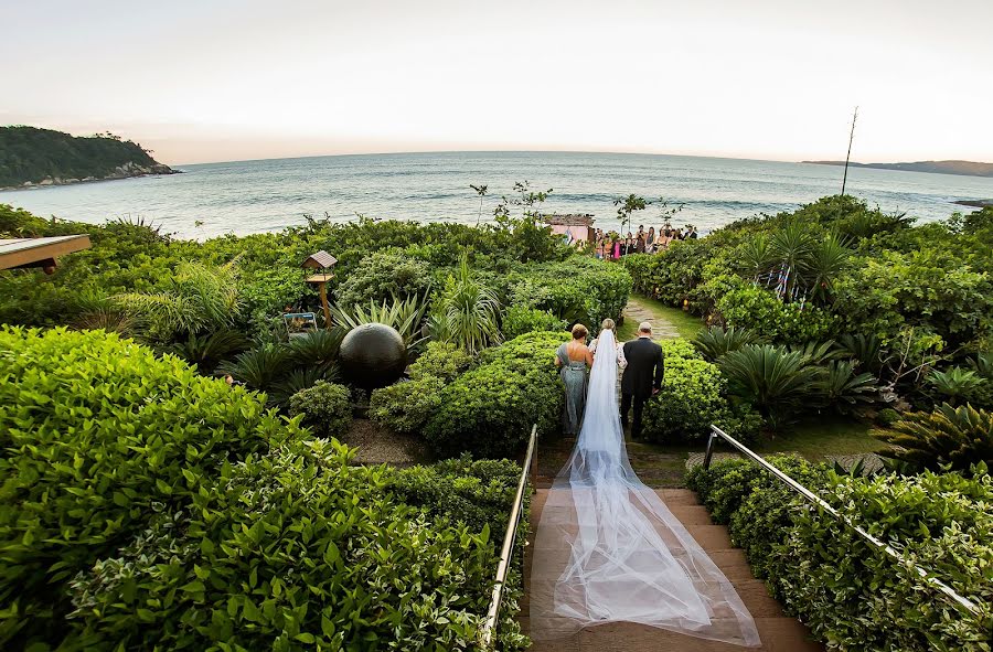 Photographe de mariage Orestes Lima (limafotografias). Photo du 24 mars 2018