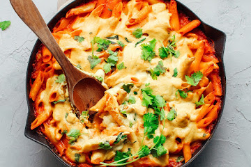 Cheesy Tikka Masala Pasta Bake