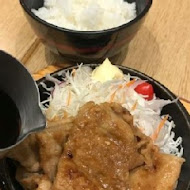 屯京拉麵(新光三越A8店)