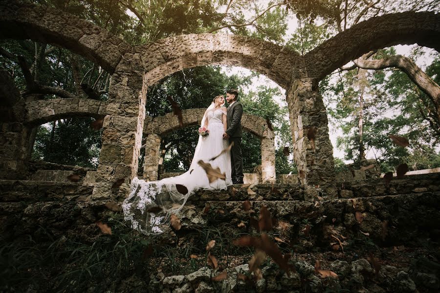 Fotógrafo de casamento Maikel Guillen (maikelguillen). Foto de 17 de outubro 2023