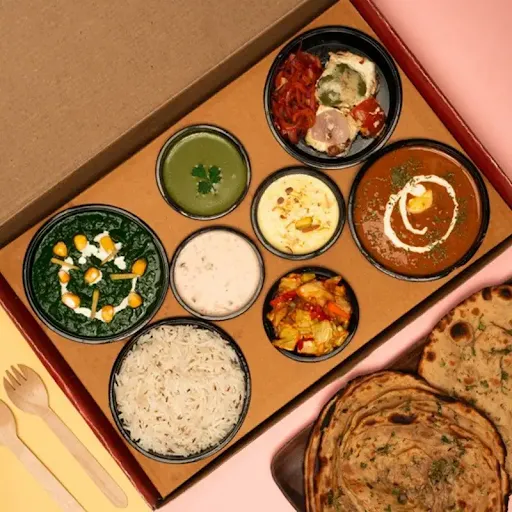 Dal Makhni Corn Palak Thali