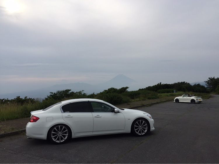 スカイラインのドライブ・梅雨の曇り空・滝知山公園・伊豆スカイライン・サイドステップ掃除に関するカスタム事例の投稿画像2枚目