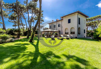 Villa avec piscine en bord de mer 1