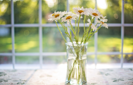 Chrysanthemum vase small promo image