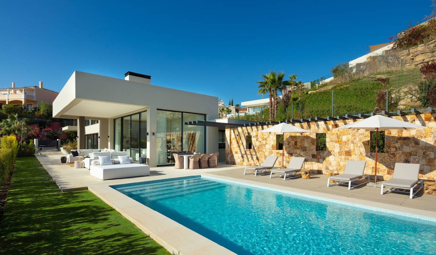 Villa with pool and garden Marbella