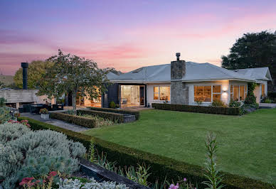 House with pool and garden 3