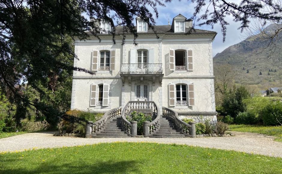 Vente propriété 10 pièces 400 m² à Louvie-Juzon (64260), 736 000 €