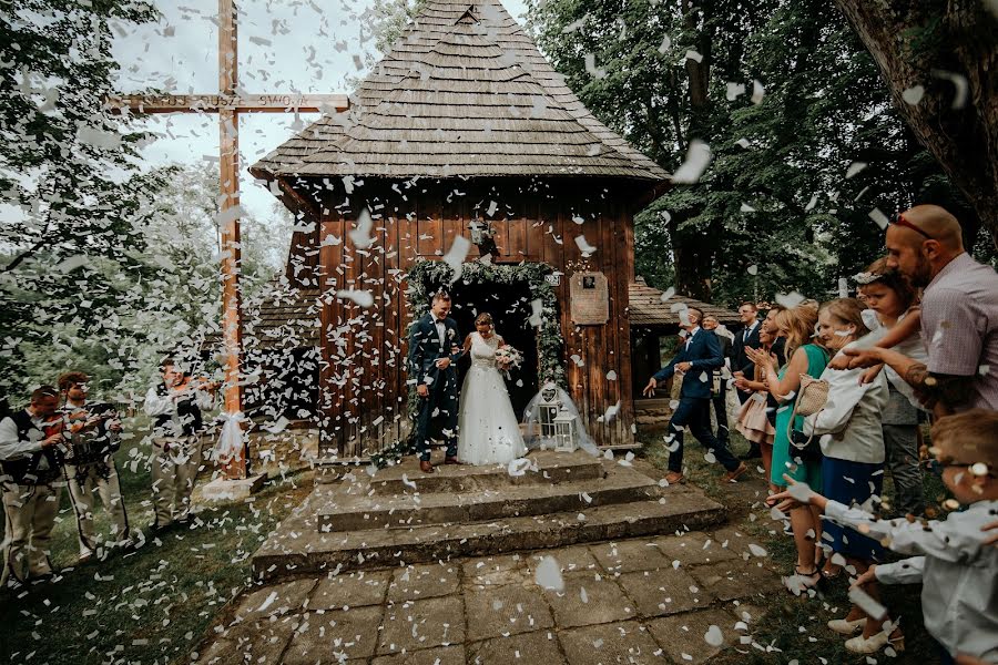 Fotógrafo de casamento Anna I Marcin Ożóg (weselnipaparazzi). Foto de 5 de outubro 2018