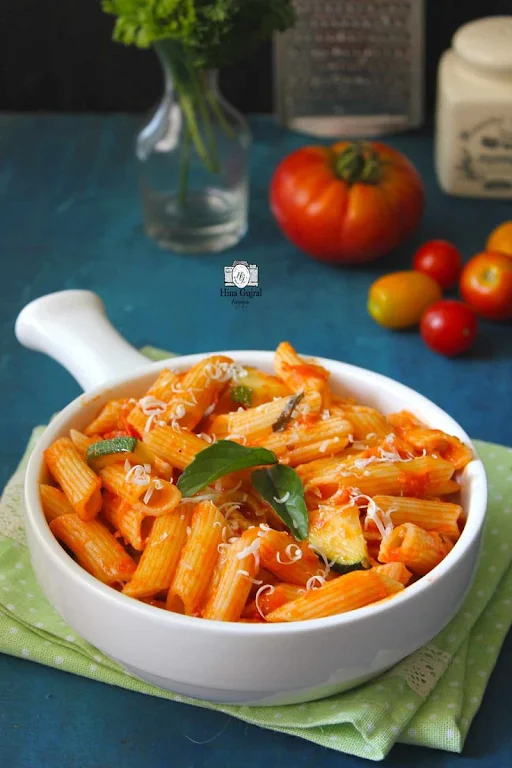 Red & Yellow Bell Pepper Pink Pasta