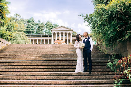 Fotógrafo de casamento Evgeniy Merkulov (paparazzi48). Foto de 19 de fevereiro 2020