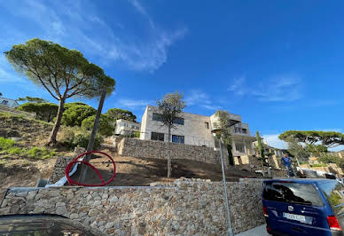 House with pool and terrace 2