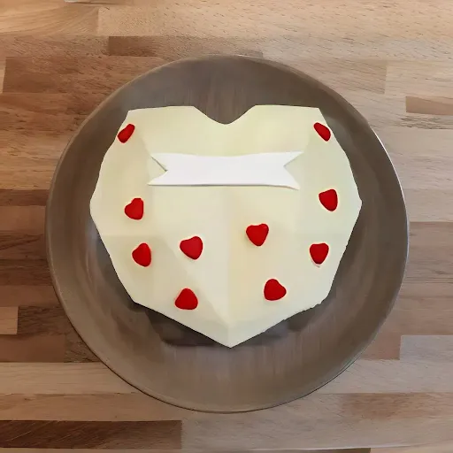 Vanilla Pinata Heart Shape Cake [700 Grams]