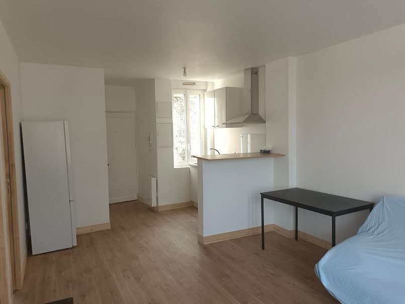 Location meublée appartement 3 pièces 45 m² à Mamers (72600), 490 €