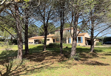 Villa with garden and terrace 3