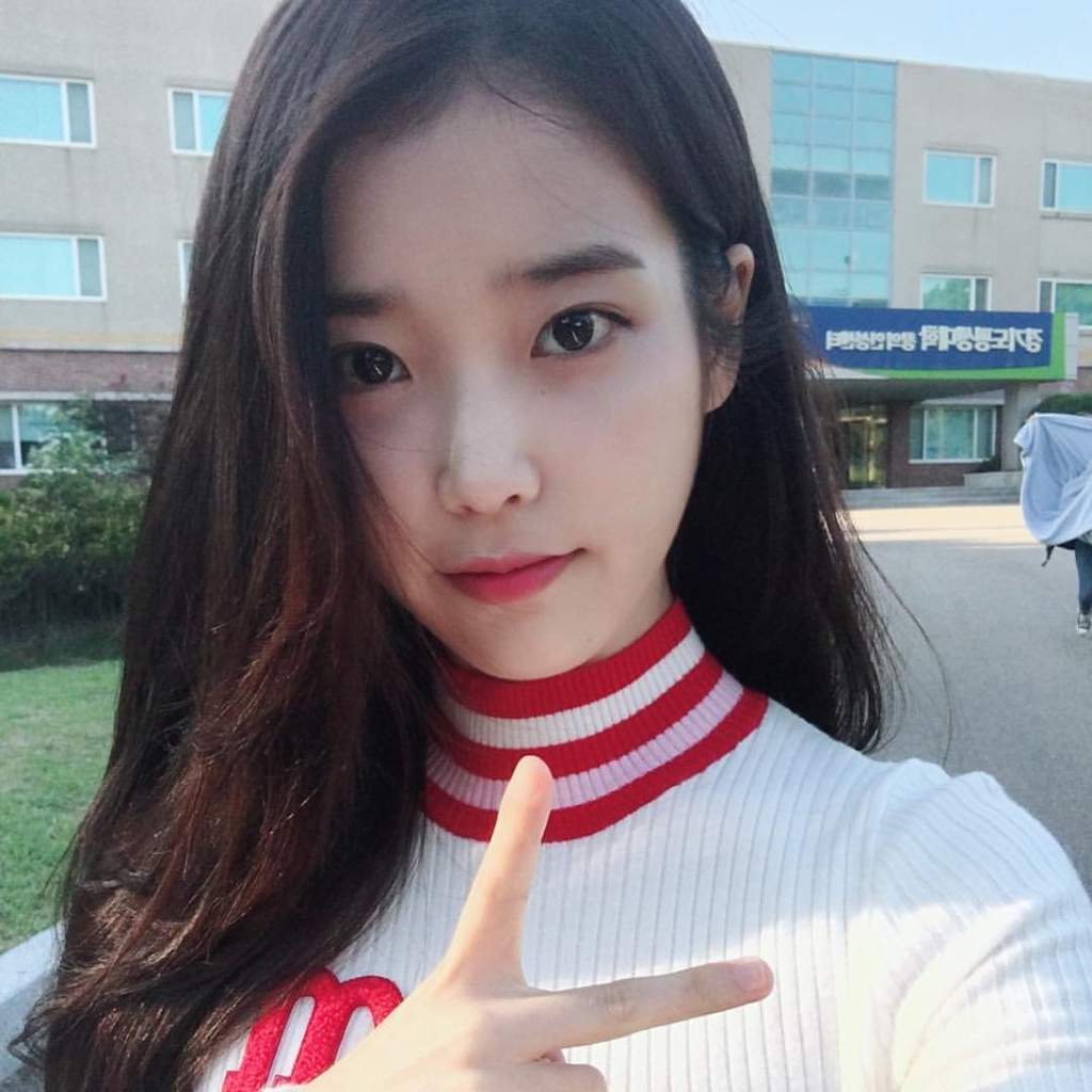 IU